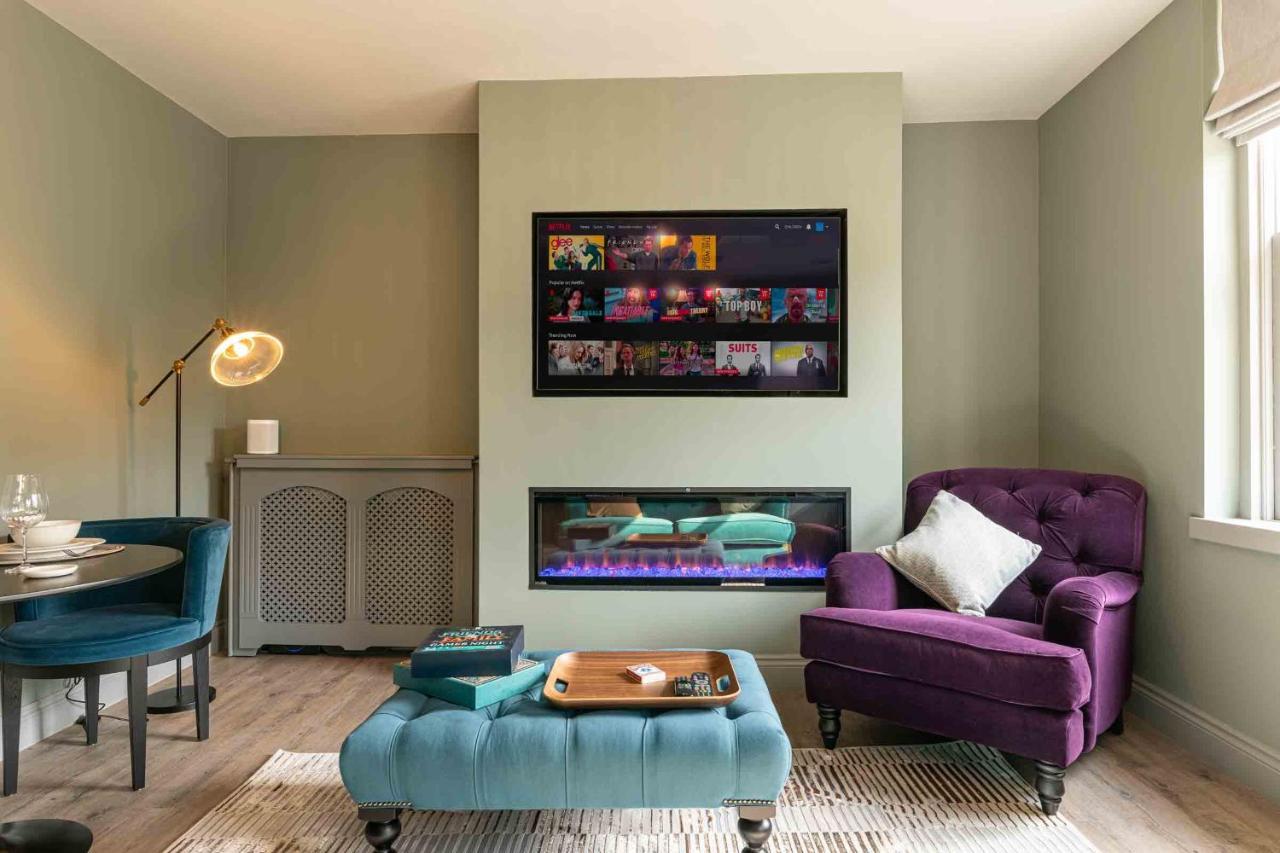 Beautiful Modern 1 Bedroom Apartment, City Centre バース エクステリア 写真